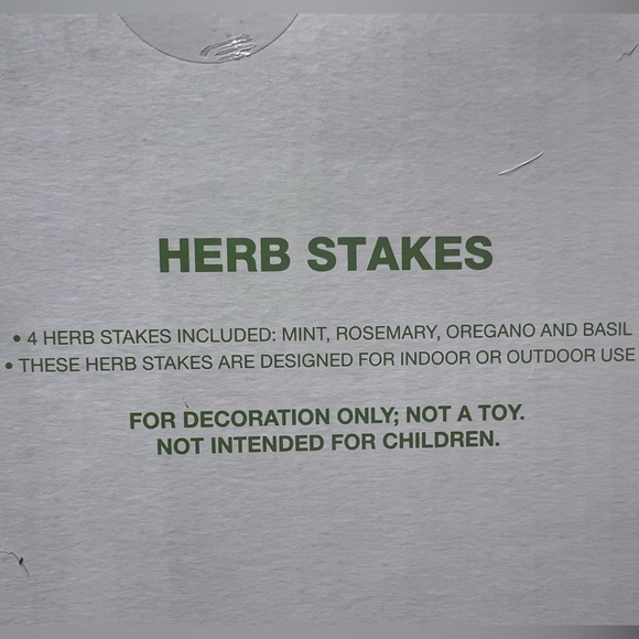 Set of 4 herb stakes (basil, rosemary, oregano, basil) for your pots and garden. - Picture 2 of 4